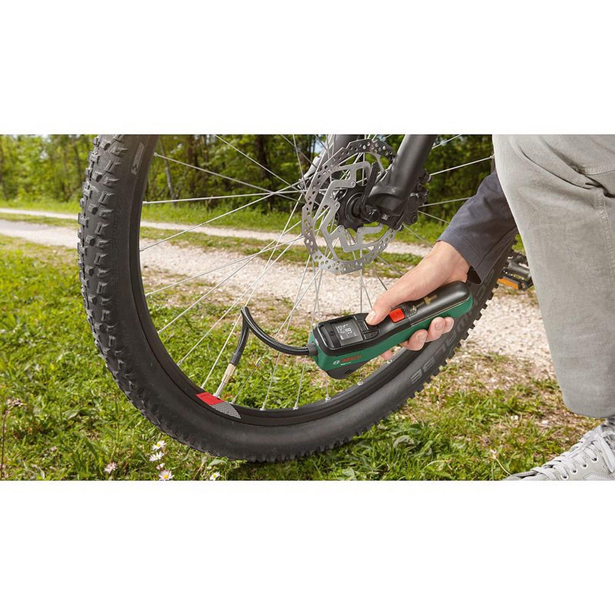 Bosch EasyPump ilmapumppu, jossa on ilmanpainemittari